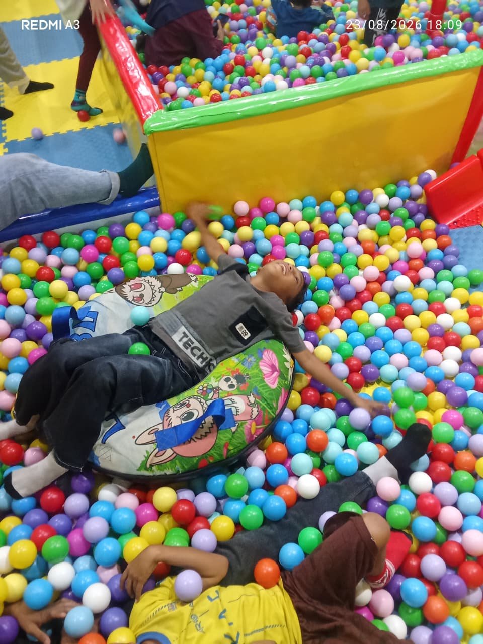 PLAYGROUND SEPUASNYA
